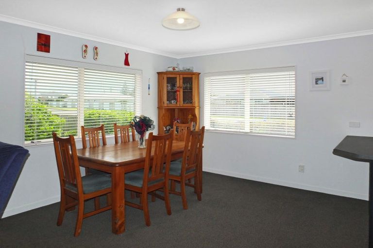 Photo of property in 62 Andrews Street, Foxton Beach, Foxton, 4815