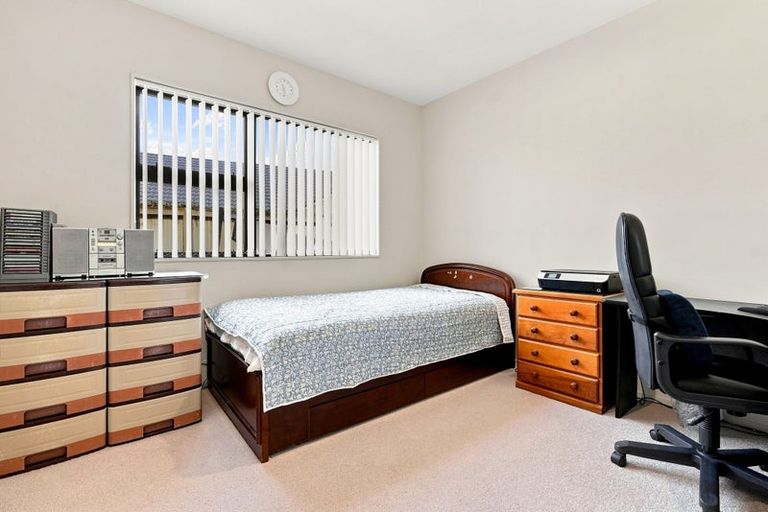 Photo of property in 13 Andalusian Way, Karaka, Papakura, 2113