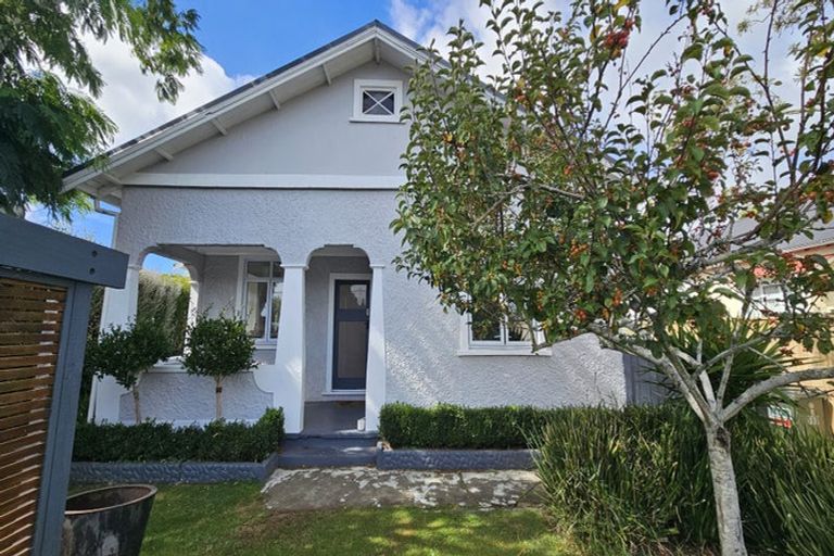Photo of property in 257 Carrington Street, Vogeltown, New Plymouth, 4310