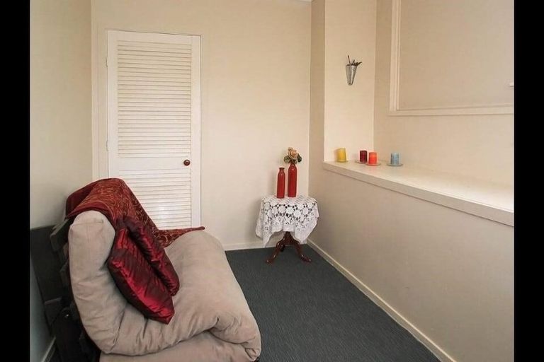 Photo of property in 139 Ruskin Road, Newlands, Wellington, 6037