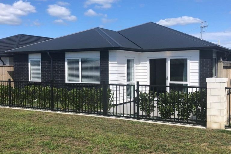 Photo of property in 12 Naeo Close, Papamoa Beach, Papamoa, 3118