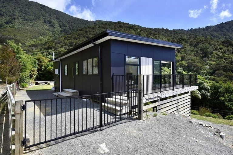 Photo of property in 3203 Archers Road, Tennyson Inlet, 7195