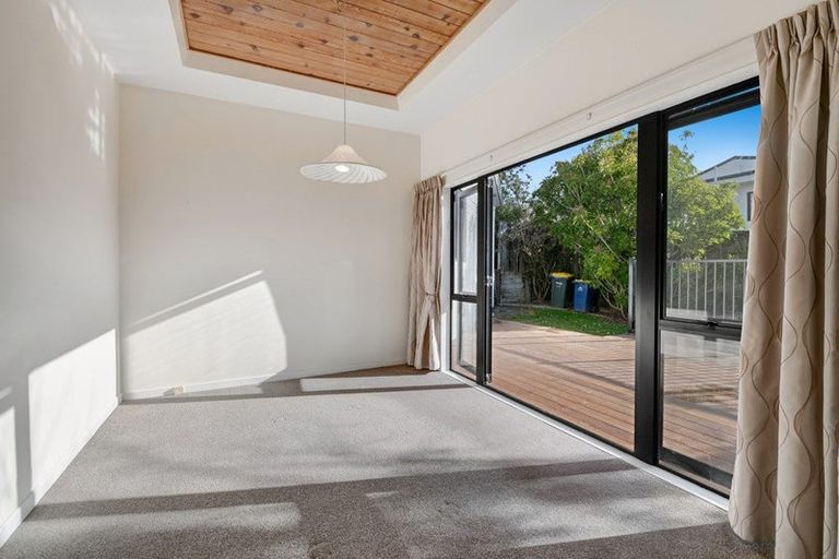 Photo of property in 13 Bronzewing Terrace, Unsworth Heights, Auckland, 0632