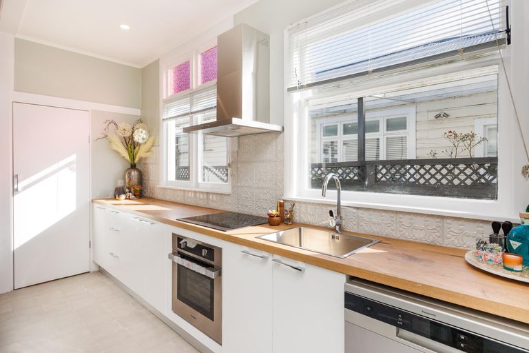 Photo of property in 47 Fitzroy Street, Terrace End, Palmerston North, 4410