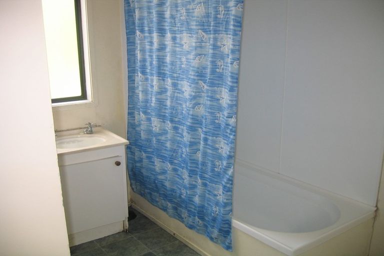 Photo of property in 1/21 Wattle Street, New Lynn, Auckland, 0600