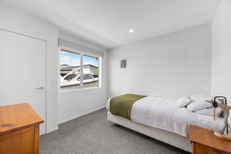 Photo of property in 8 Pennycook Place, Lake Hawea, Wanaka, 9382