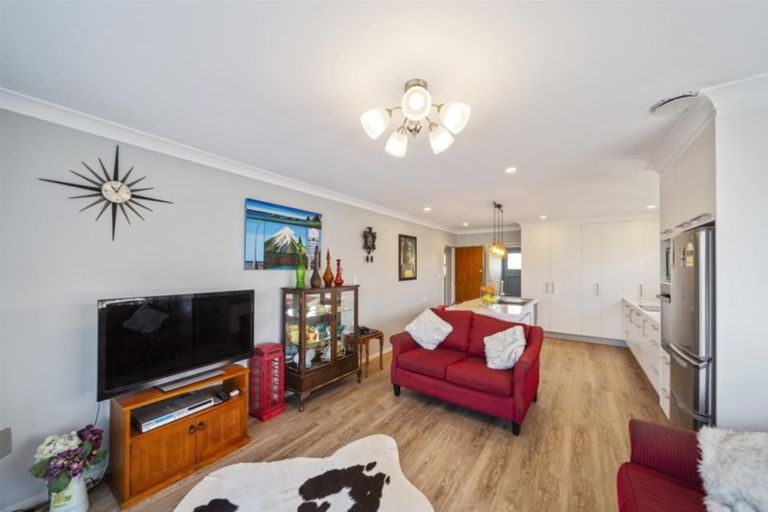 Photo of property in 18 Grey Street, Hawera, 4610