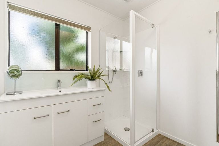 Photo of property in 2/26 Otanerua Road, Hatfields Beach, Orewa, 0931