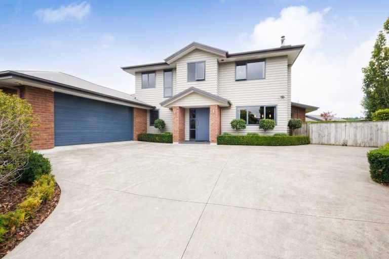 Photo of property in 18 Oak Crescent, Ashhurst, 4810