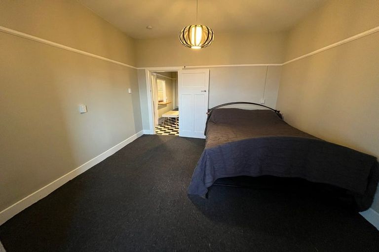 Photo of property in Devonport Apartments, 37/127 Saint Aubyn Street, New Plymouth, 4310