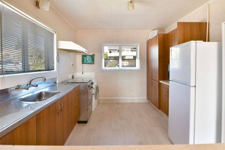 Photo of property in 8 Kathy Terrace, Stanmore Bay, Whangaparaoa, 0932