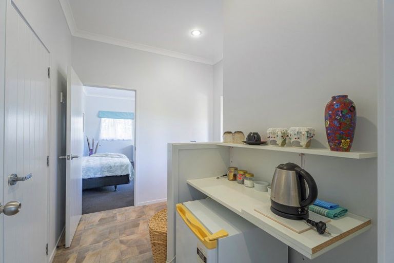 Photo of property in 16 Ohuka Place, Whitianga, 3510