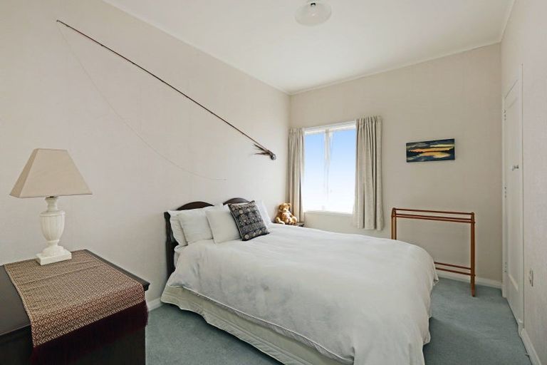 Photo of property in 10 Coleman Terrace, Hospital Hill, Napier, 4110