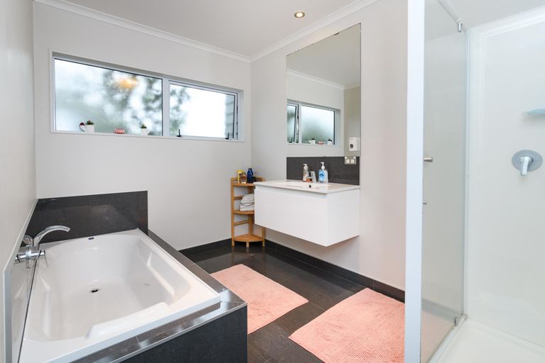 Photo of property in 67a Parnell Heights Drive, Kelvin Grove, Palmerston North, 4414