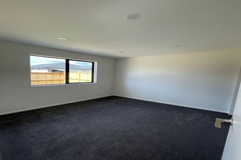Photo of property in 14 Noia Way, Karaka, Papakura, 2113