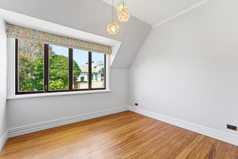 Photo of property in 4 Kent Road, Saint Johns Hill, Whanganui, 4501