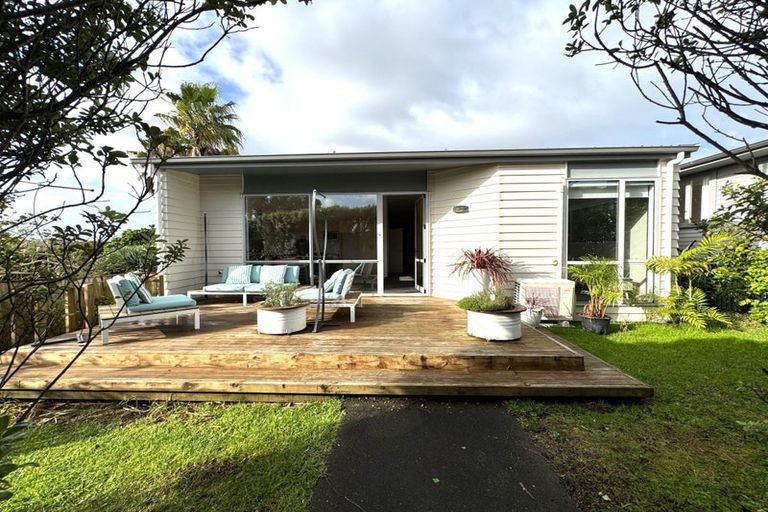 Photo of property in 39a Fairclough Road, Beach Haven, Auckland, 0626