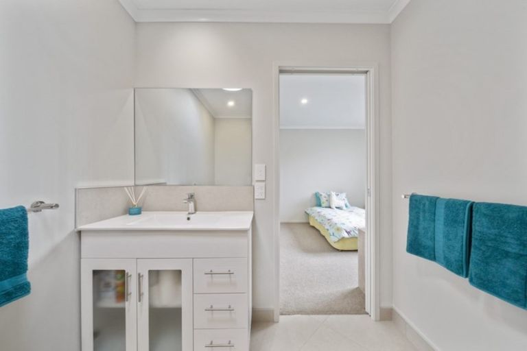 Photo of property in 48 Magnolia Drive, Westown, New Plymouth, 4310