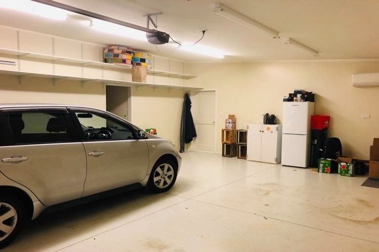 Photo of property in 117a Carlisle Road, Northcross, Auckland, 0632