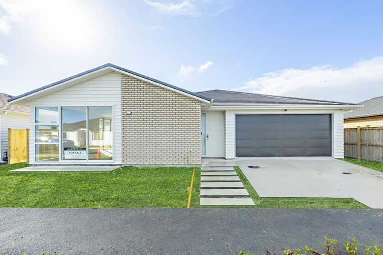 Photo of property in 43 Koroheke Road, Takanini, 2110
