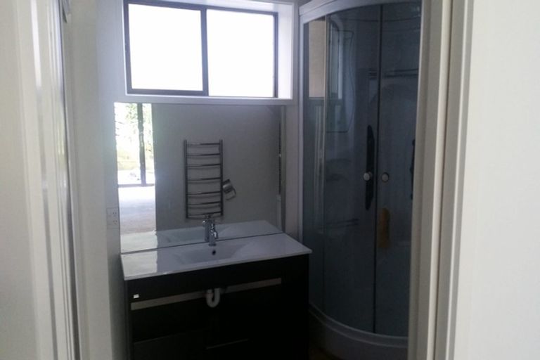 Photo of property in 1/32 Killarney Avenue, Torbay, Auckland, 0630