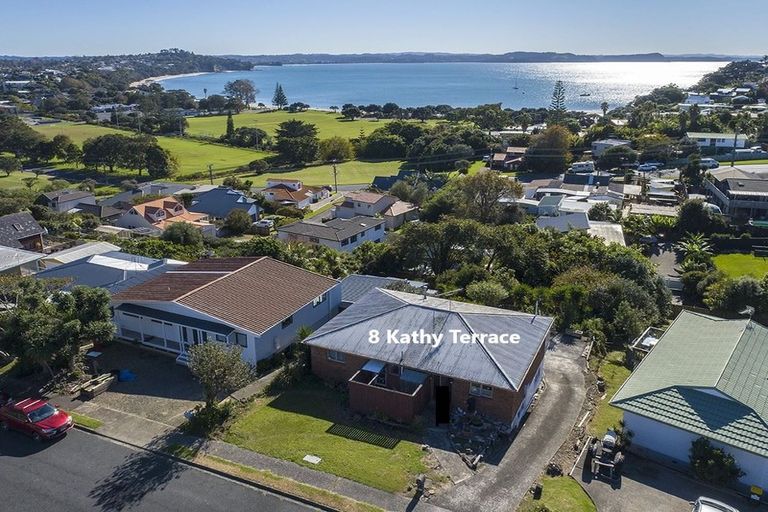 Photo of property in 8 Kathy Terrace, Stanmore Bay, Whangaparaoa, 0932