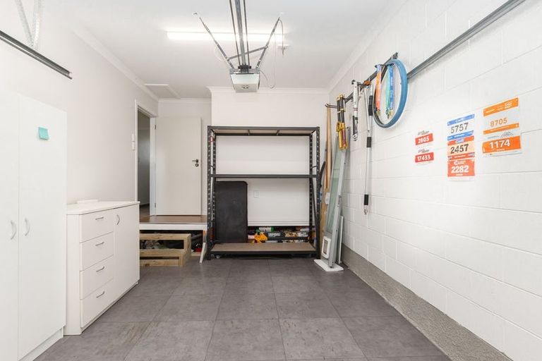 Photo of property in 2/104 Picton Avenue, Riccarton, Christchurch, 8011