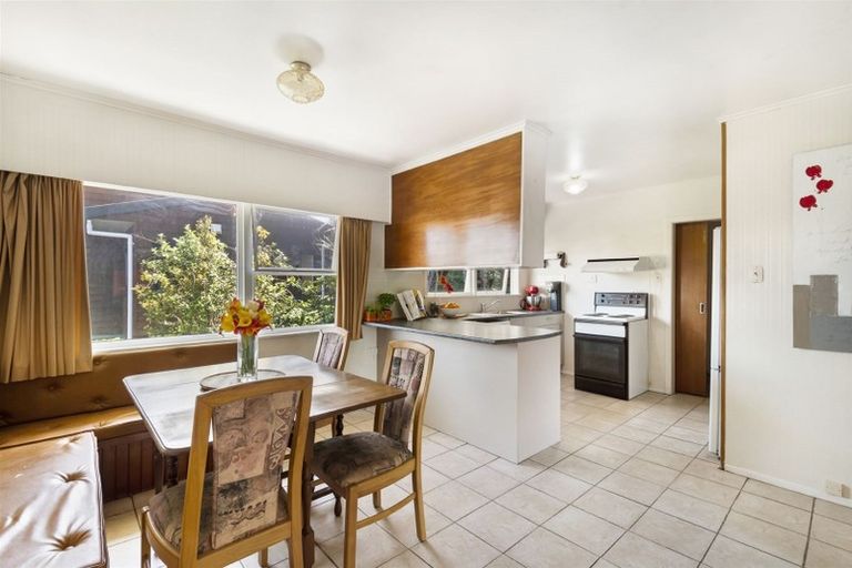Photo of property in 115 Sunset Road, Totara Vale, Auckland, 0632