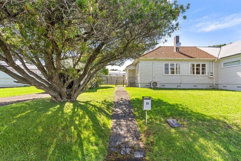 Photo of property in 23 Clarence Road, Northcote Point, Auckland, 0627