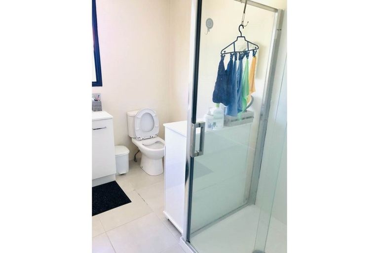 Photo of property in 2/16 Barneys Farm Road, Clendon Park, Auckland, 2103