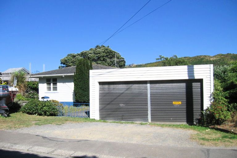 Photo of property in 98 Melbourne Road, Island Bay, Wellington, 6023