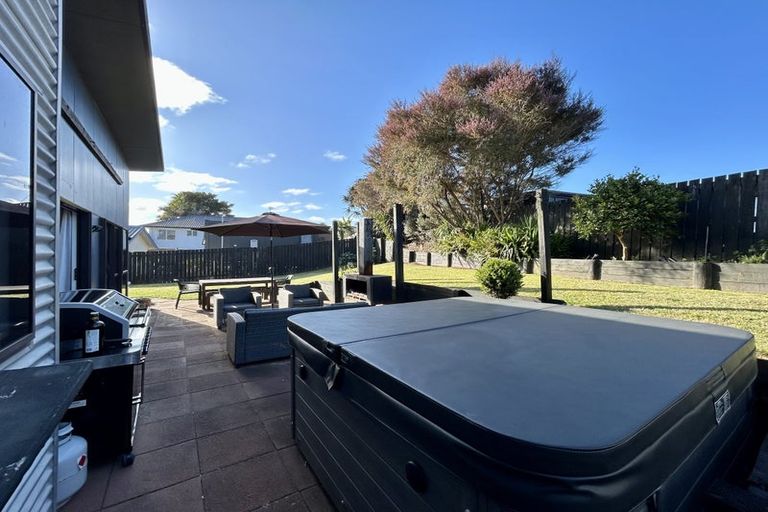 Photo of property in 47 Katerini Grove, Papamoa Beach, Papamoa, 3118