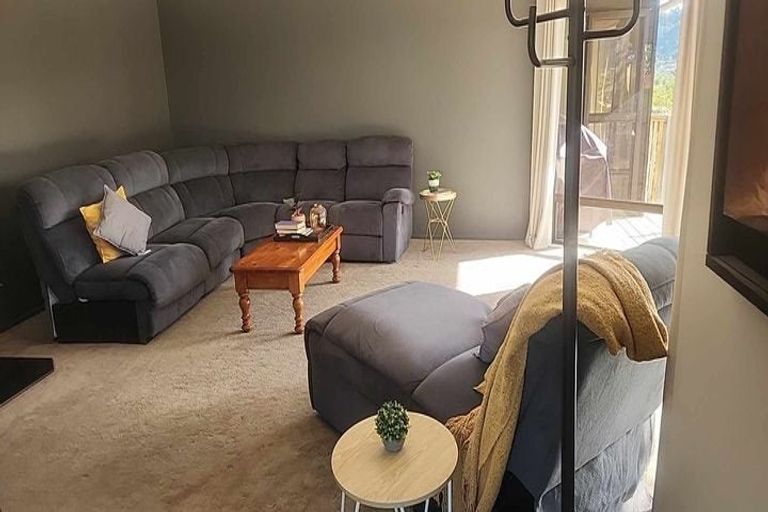 Photo of property in 9 Taurus Place, Kawaha Point, Rotorua, 3010