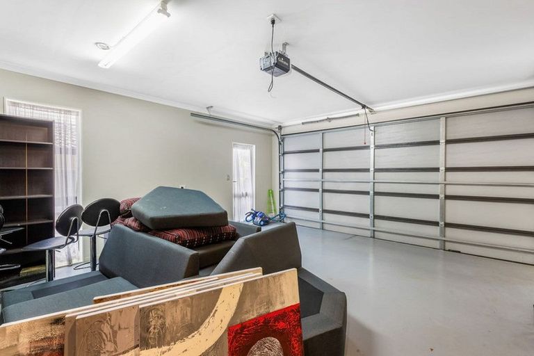 Photo of property in 8 Andy Crescent, Flat Bush, Auckland, 2016