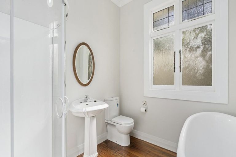 Photo of property in 366 Devon Street West, Lynmouth, New Plymouth, 4310