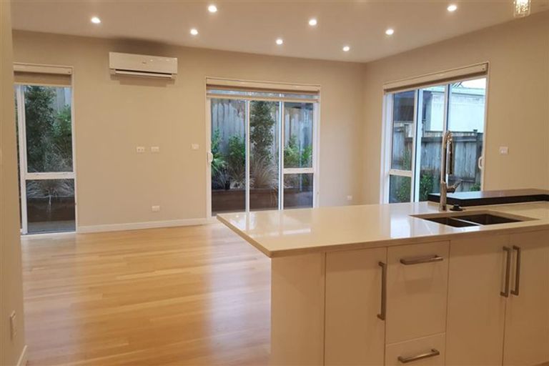 Photo of property in 2 Golden Morning Drive, Albany Heights, Auckland, 0632