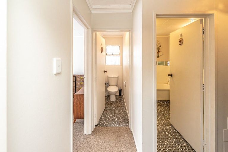 Photo of property in 102 Hinau Street, Castlecliff, Whanganui, 4501