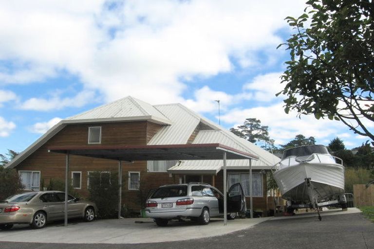 Photo of property in 13 Jay Court, Botany Downs, Auckland, 2010