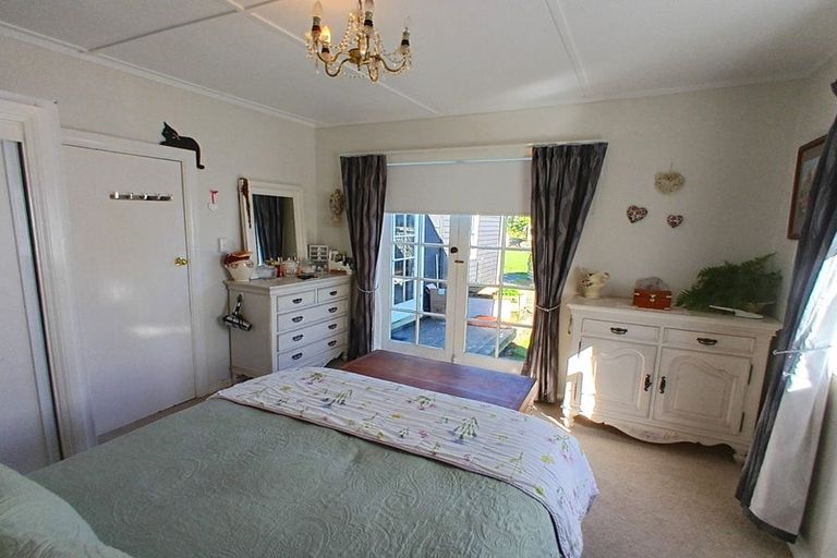 Photo of property in 44 Adderley Street, Westport, 7825