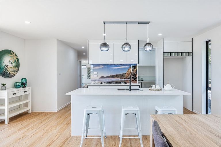 Photo of property in 5 Shibata Rise, Ranui, Auckland, 0612