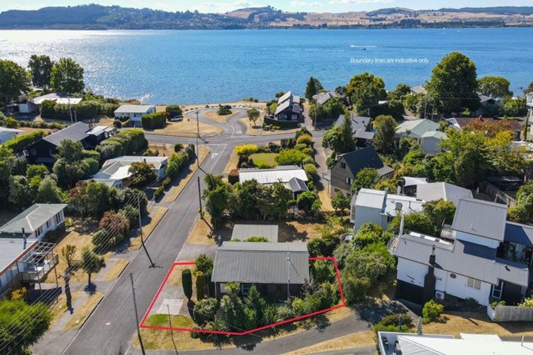 Photo of property in 2/6 Kowhai Road, Rainbow Point, Taupo, 3330