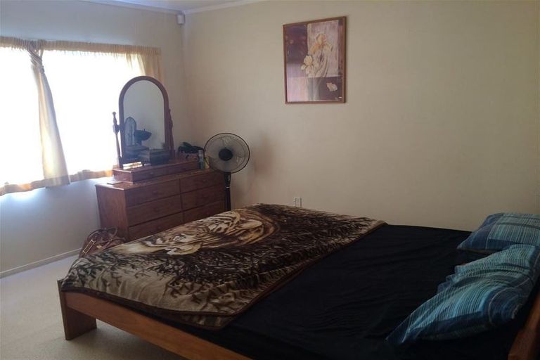 Photo of property in 1/62 Titirangi Road, New Lynn, Auckland, 0600