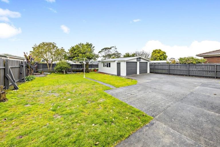 Photo of property in 438 Roscommon Road, Clendon Park, Auckland, 2103