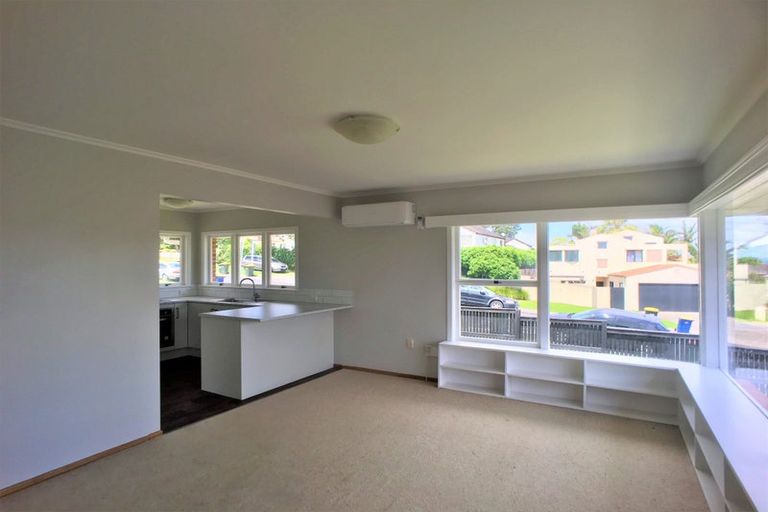 Photo of property in 1/54 Northboro Road, Belmont, Auckland, 0622