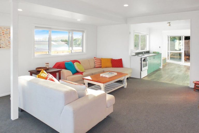 Photo of property in 53 Pratt Avenue, Foxton Beach, Foxton, 4815