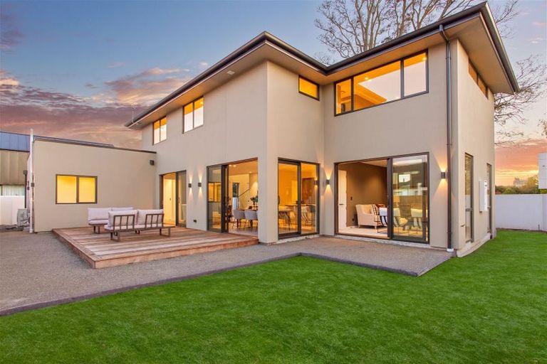 Photo of property in 12a Memorial Avenue, Ilam, Christchurch, 8053