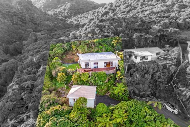 Photo of property in 40 Akatea Road, Korokoro, Lower Hutt, 5012