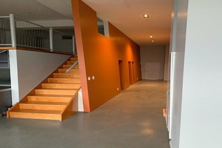 Photo of property in Stadium Garden Flats, 104/107 Thorndon Quay, Pipitea, Wellington, 6011