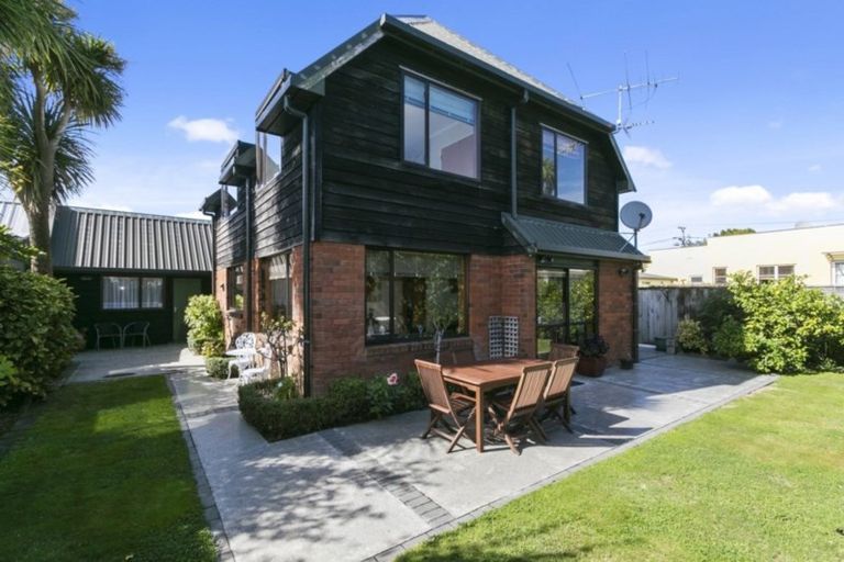 Photo of property in 36a Whites Line West, Woburn, Lower Hutt, 5010