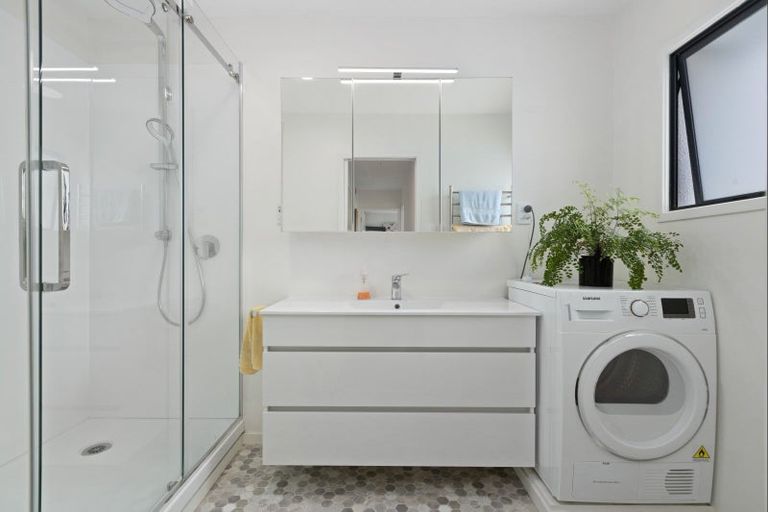 Photo of property in 7e Puriri Avenue, Orewa, 0931